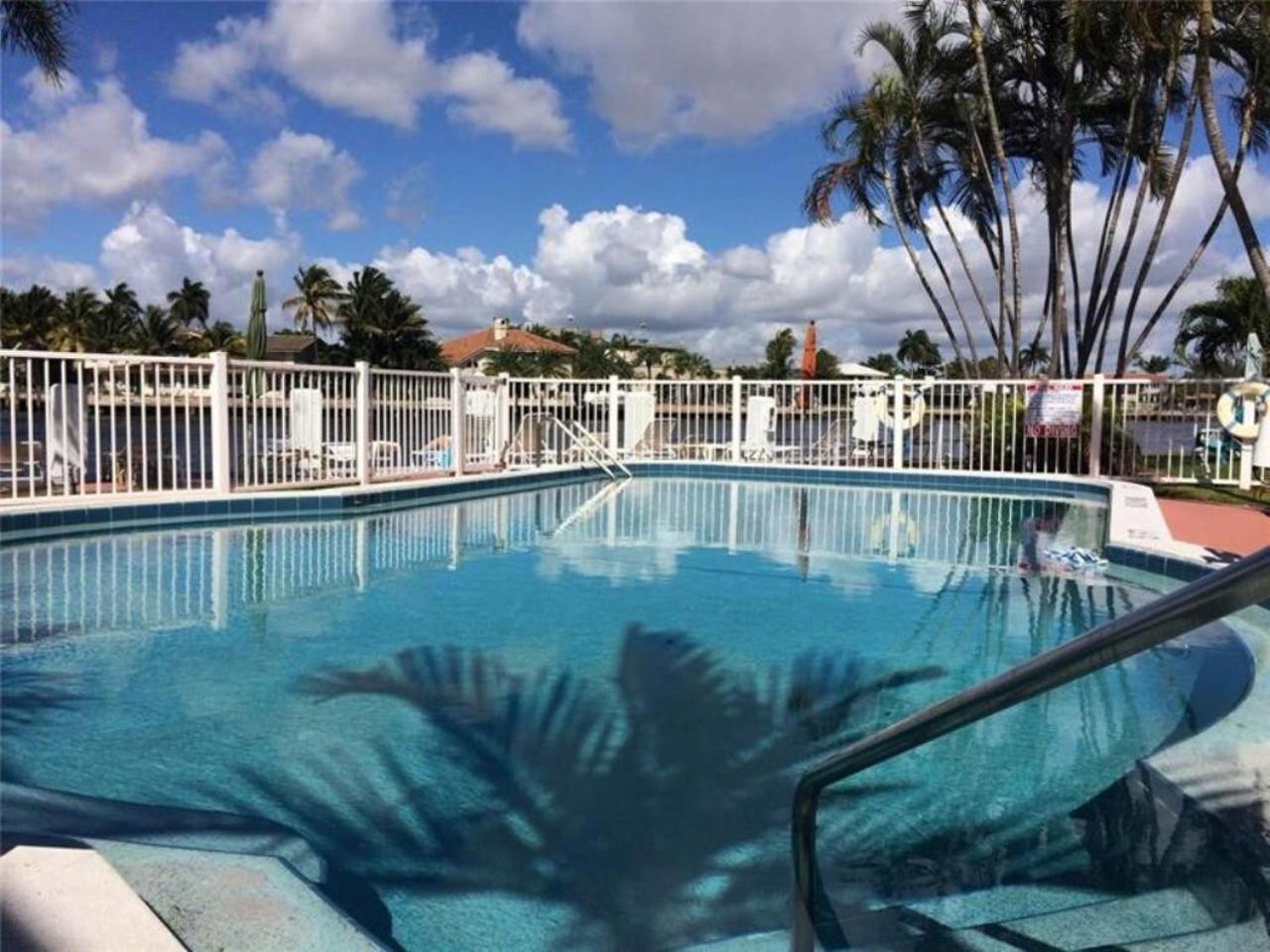 Studio Intracoastal Views! 5 Min Walk To The Beach Villa Pompano Beach Luaran gambar